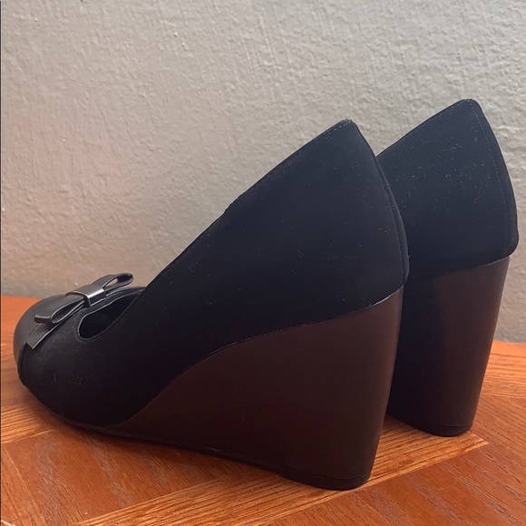 Black Wedge Pumps - Picture 4 of 4